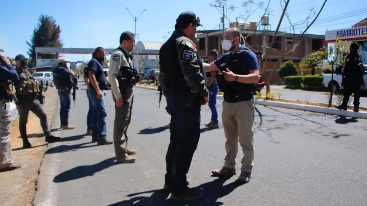 Civiles armados se tomaron la Presidencia Municipal de San Juan Nuevo, Michoacán