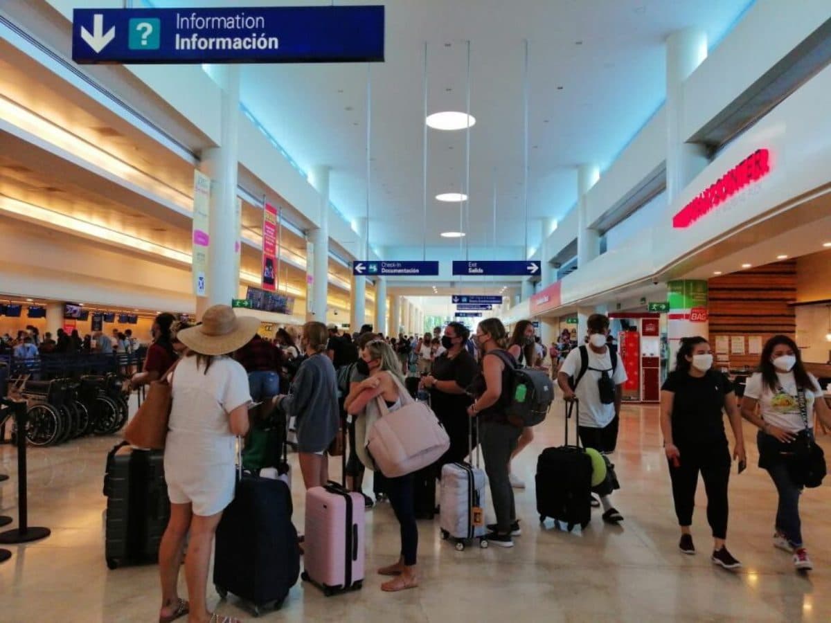 INM autoriza aumento de personal en filtros migratorios del Aeropuerto Internacional de Cancún