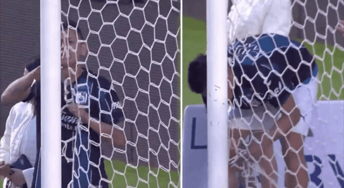 VIDEO: Con navaja en mano, sujeto se ROBA la red de una portería ¡en plena trifulca!