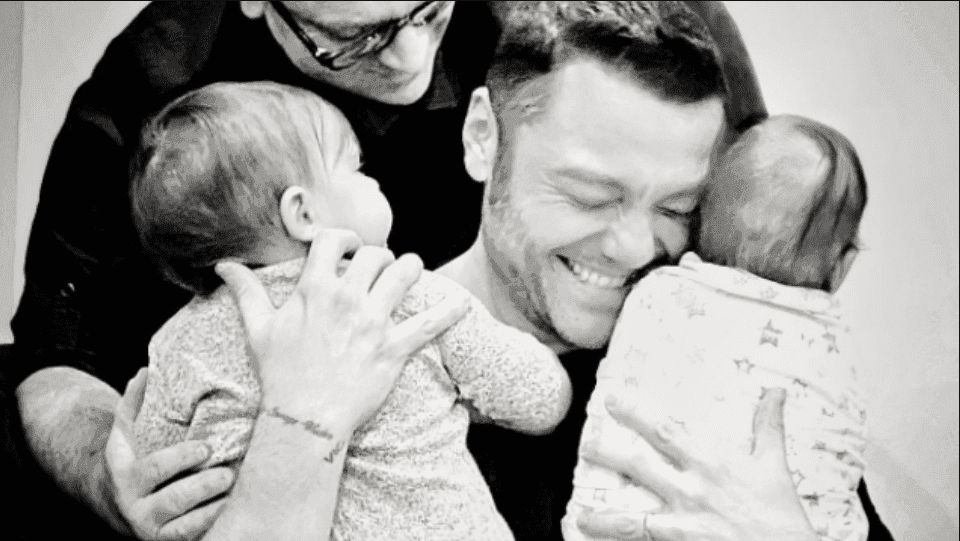 Tiziano Ferro se convierte en papá: "Quiero presentarles a estas dos maravillas"