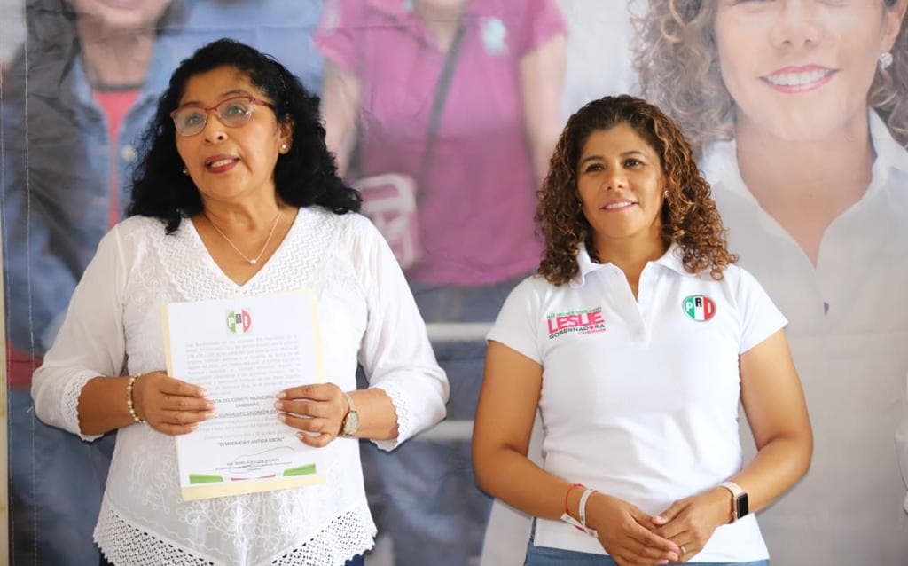 Combatir “coyotaje” en programas de gobierno, piden a Leslie de llegar a la gubernatura