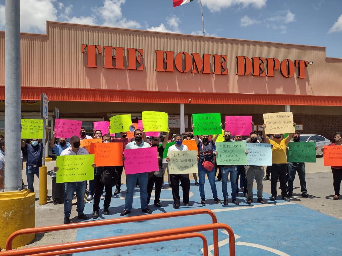 Protestan trabajadores del Home Depot en Cancún por movilización nacional
