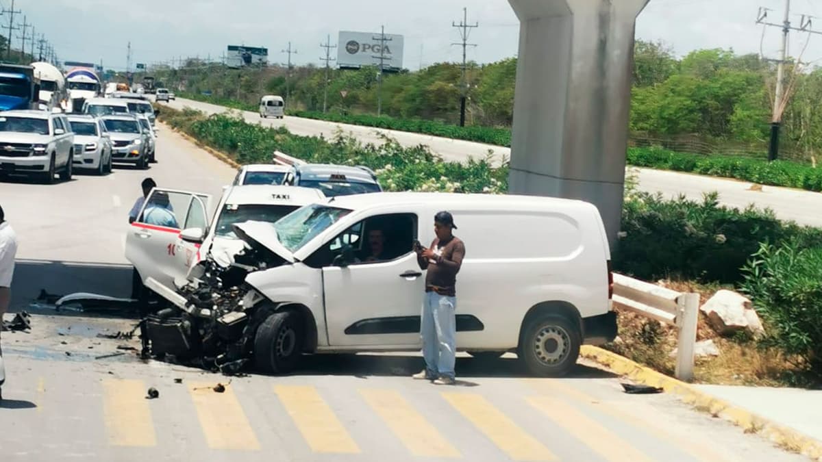 'Carambola' frente a Bahía Príncipe deja a tres personas heridas