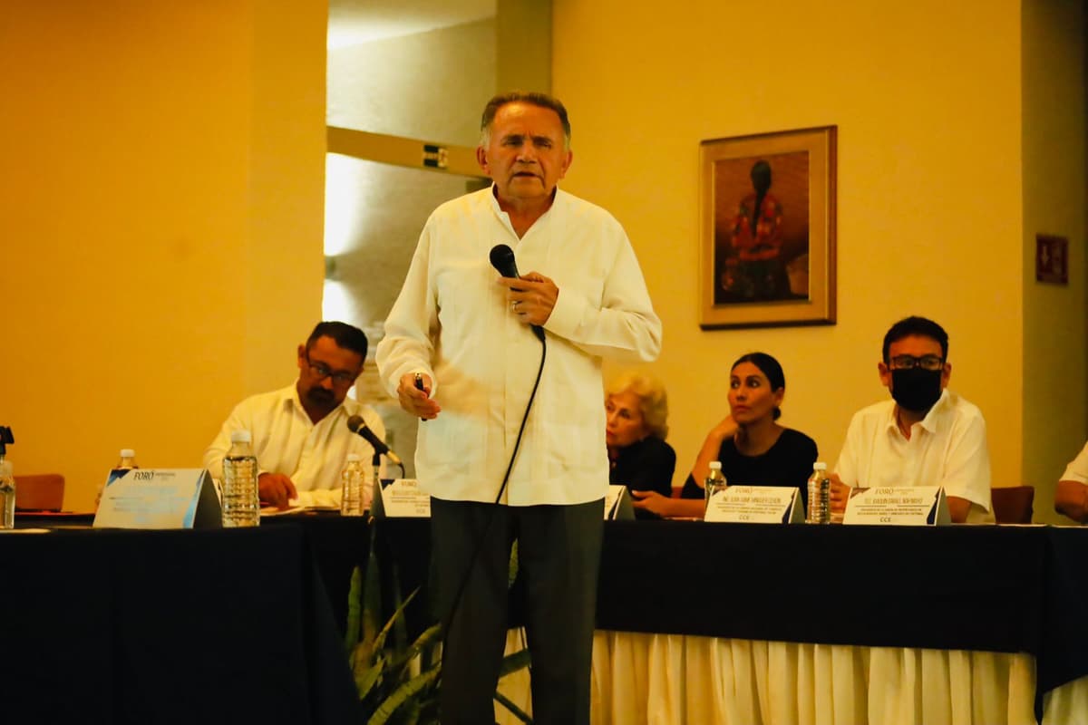 Se compromete el Dr. Pech a no subir derechos estatales más allá de la inflación