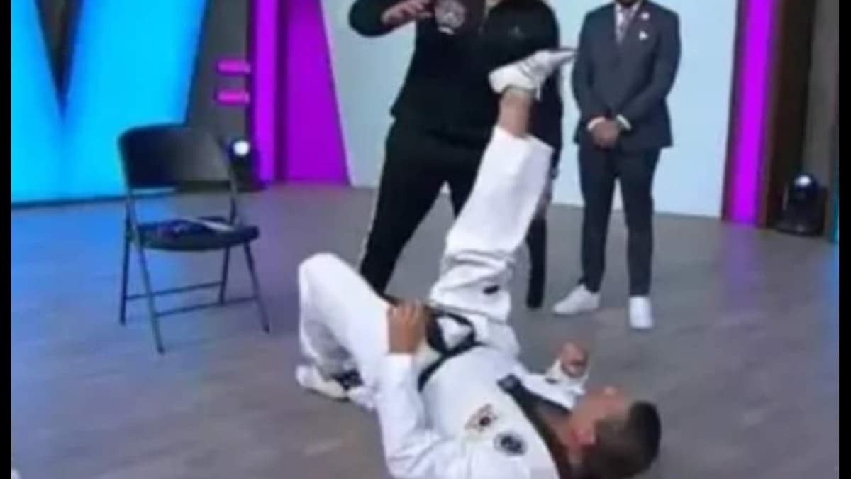 Alfredo Adame planea patentar las "patadas de bicicleta"