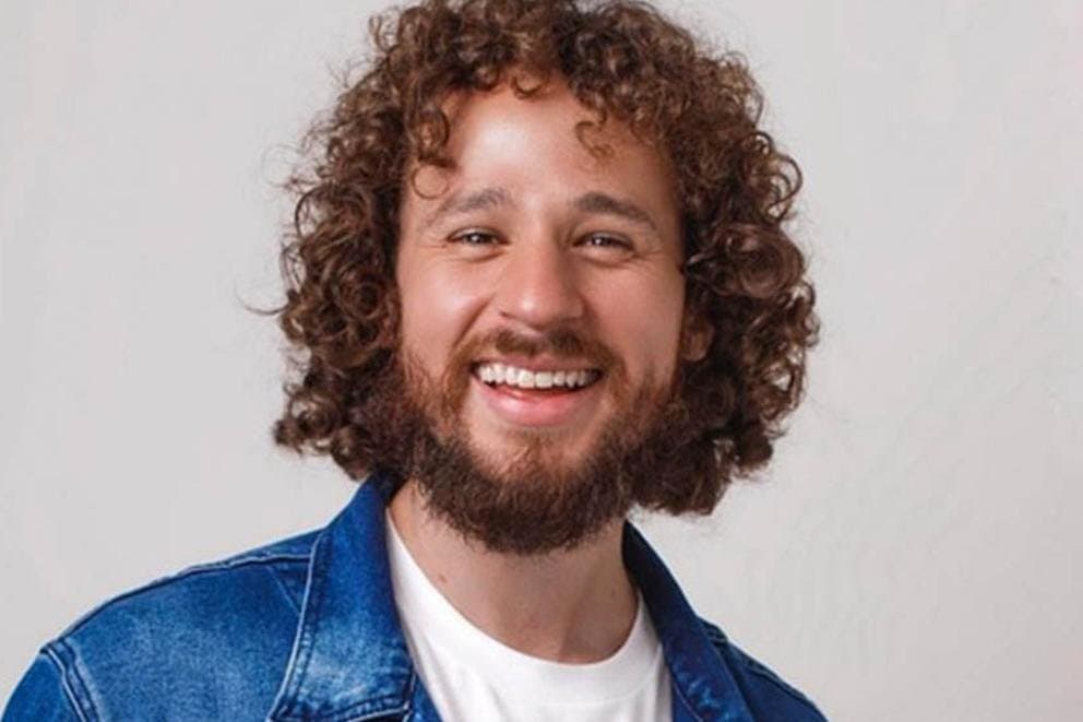 Luisito Comunica confiesa que compra más asientos en el cine para que no lo molesten