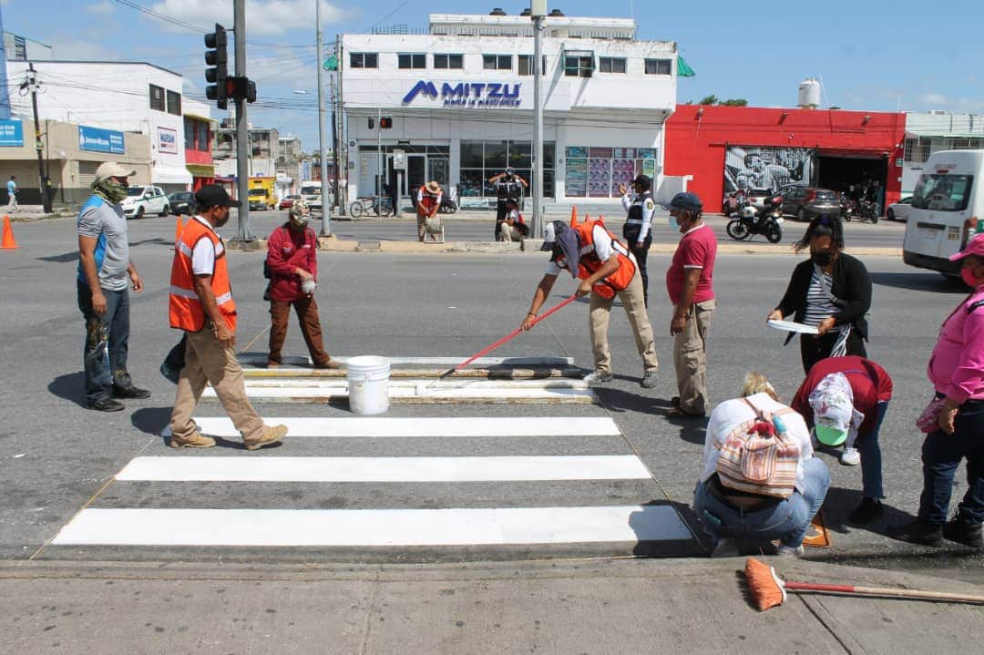 Realizan trabajos de mejora urbana en Benito Juárez