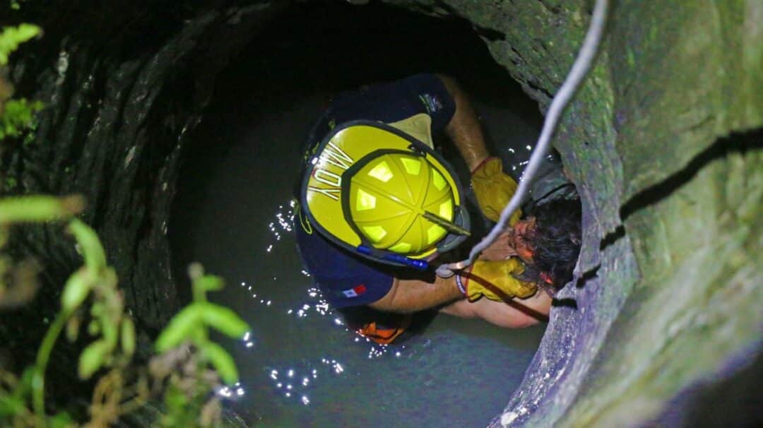 Sujeto ebrio se lanza a un pozo para evitar ser detenido en Cozumel