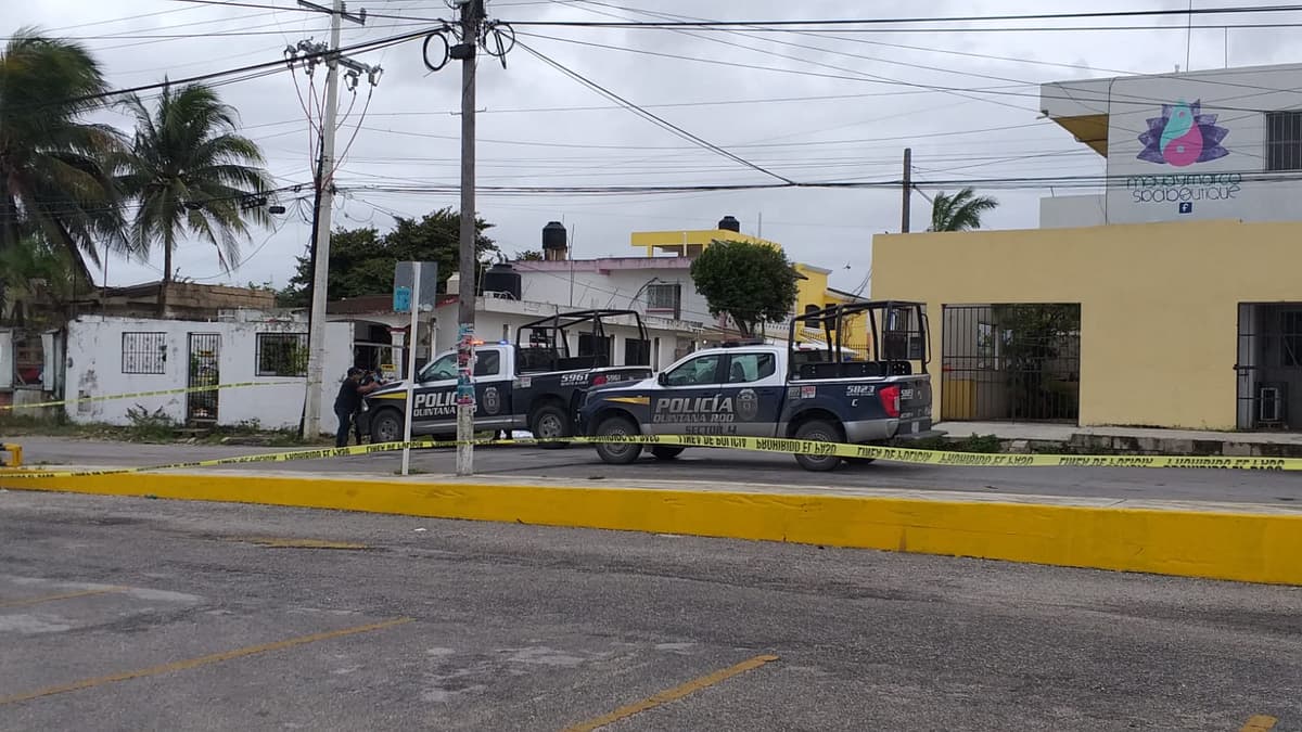 Ejecutan a motociclista junto a la Multiplaza Kabah, en Cancún