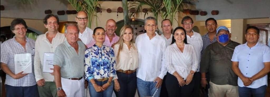 Buscan mejores alternativas para combatir el sargazo en Playa del Carmen