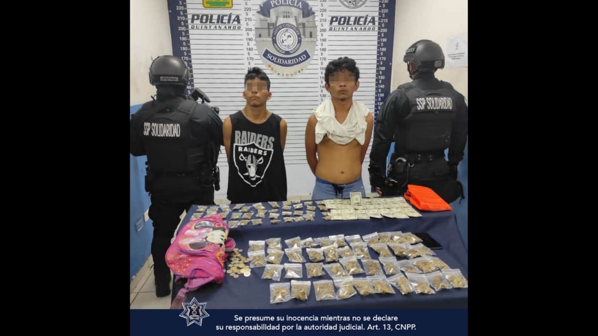 Detienen a dos hombres en plena compra de sustancias ilícitas en Villas del Sol