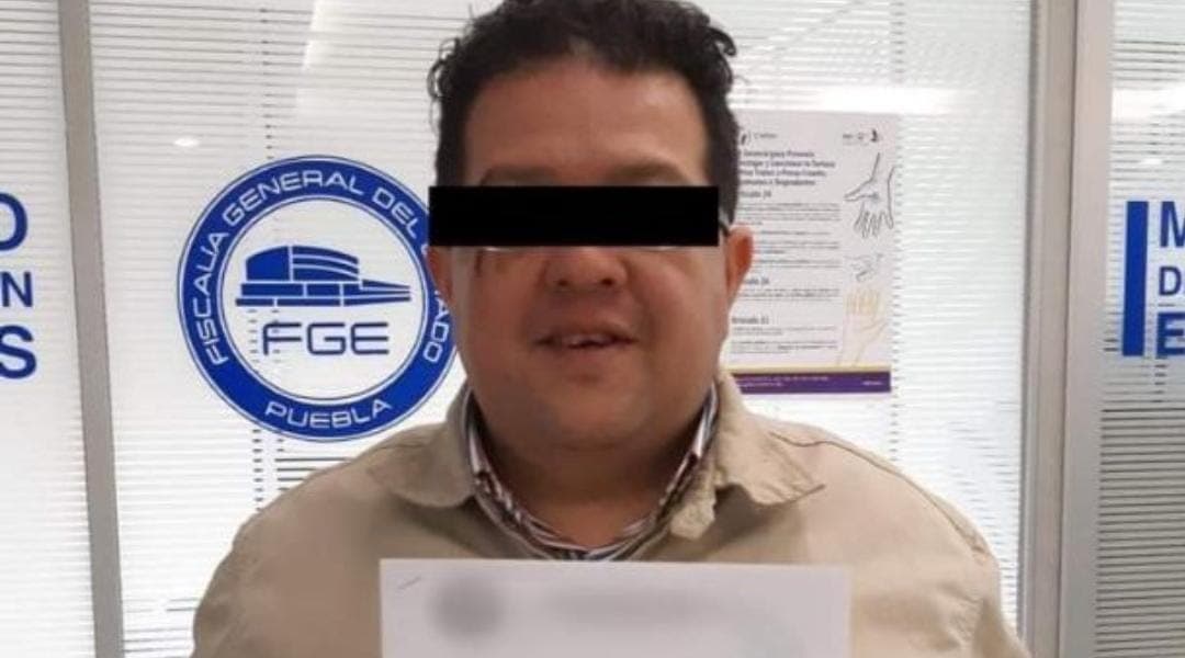 Video: Detienen a director de periódico en Puebla; está acusado de extorsionar a políticos