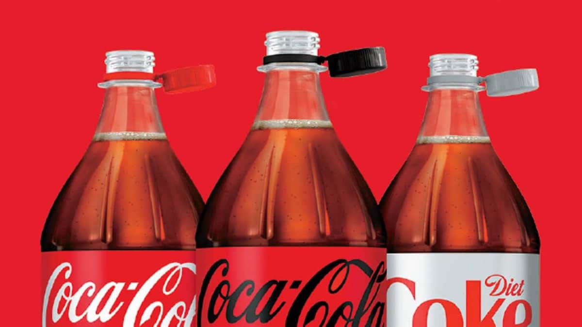 Coca-Cola lanza una nueva botella con la tapa adherida para ayudar a su reciclaje
