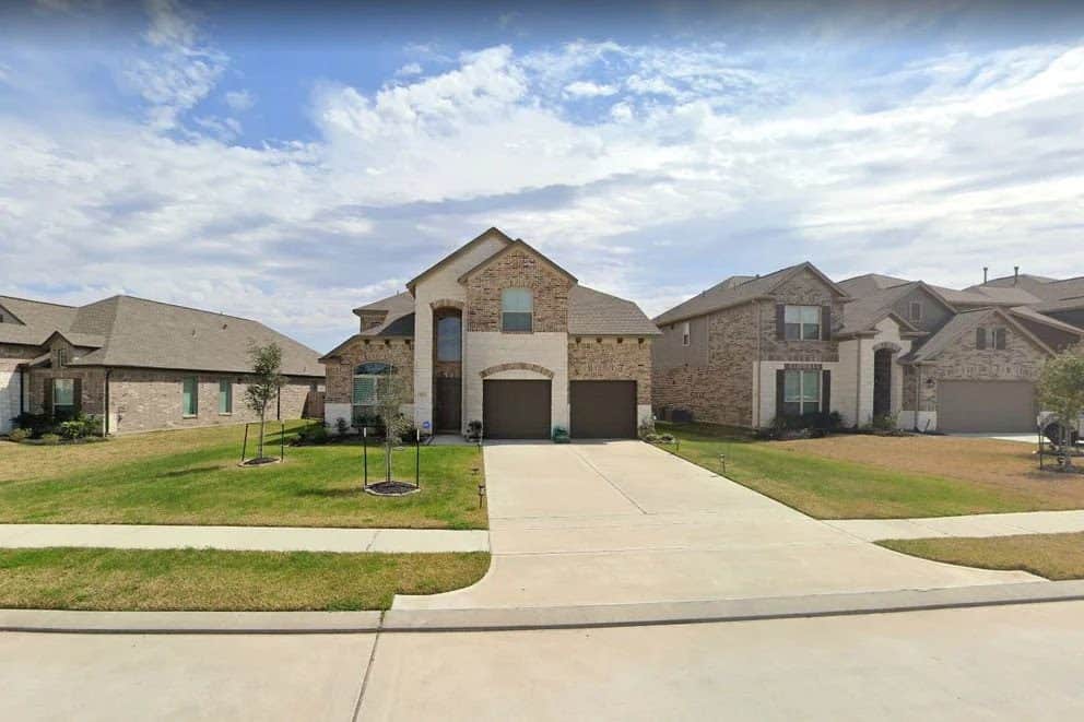 Hija del secretario particular de AMLO compró una mansión en Houston, cerca de la “casa gris” de José Ramón López Beltrán