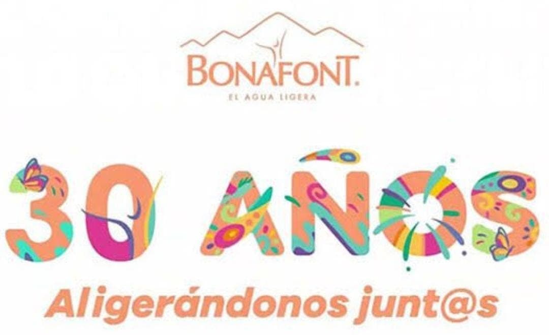 Denuncian a Bonafont por buscar influencers y querer pagarles con botellas de agua