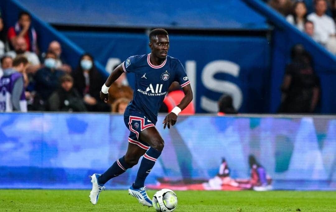 Acusan a jugador del PSG de homofóbico