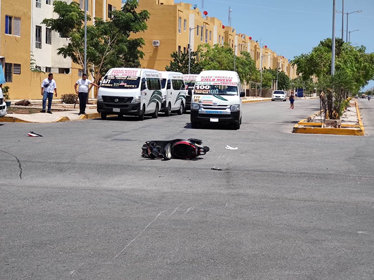 Muere motociclista al chocar por alcance contra una motoneta en Cancún