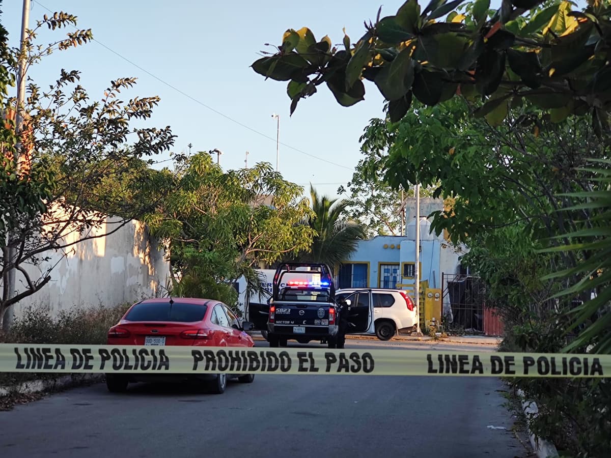 Encuentran cuerpo ‘ensabanado’ en Villas del Mar, Cancún