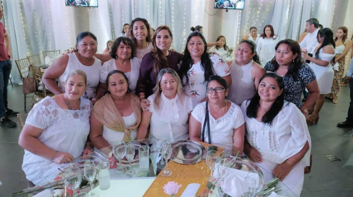 Celebra Mara Lezama Día de las Madres con mujeres de la Transformación