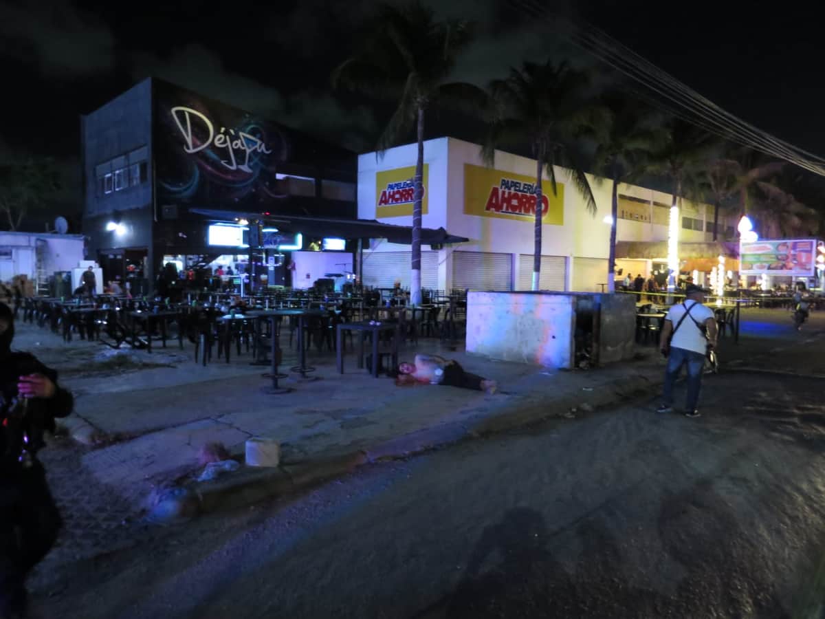 Dos detenidos, 8 heridos y 2 muertos, saldo oficial de ataque en zonas de bares en la Kabah