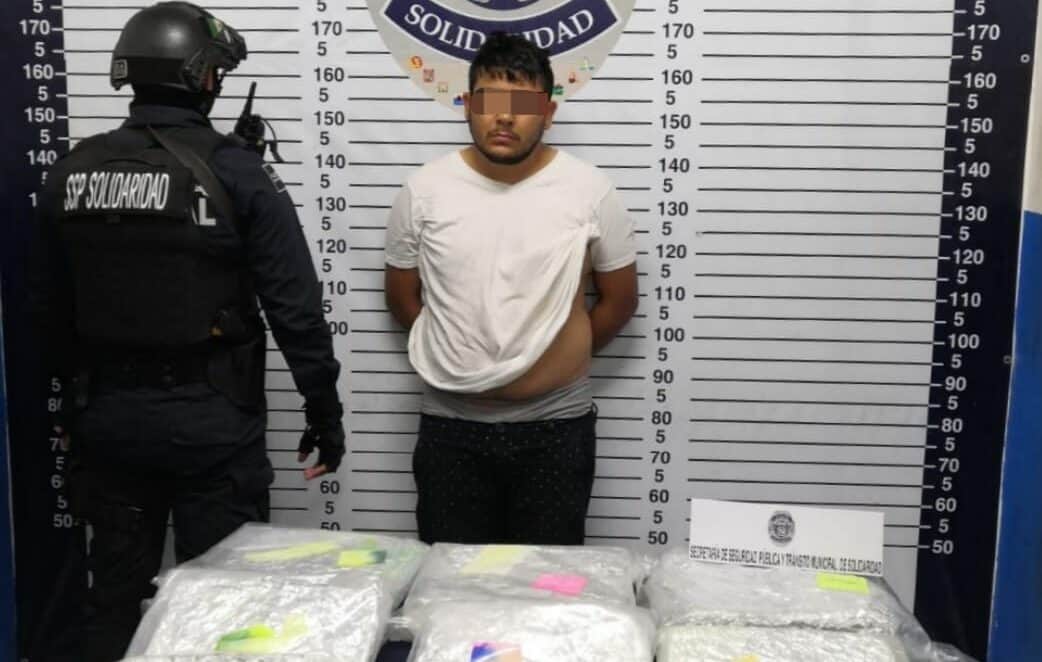 Capturan a sujeto con posesión de drogas en la avenida Paseos del Mayab de Playa del Carmen