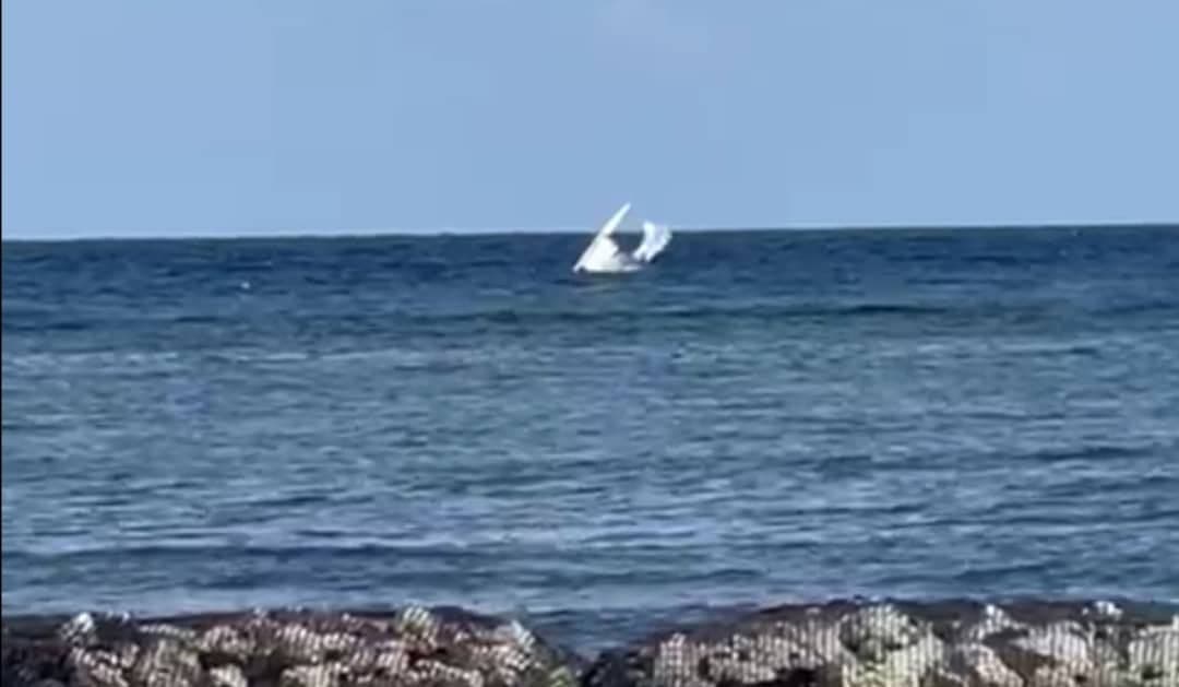 Voltea velero frente a Puerto Aventuras