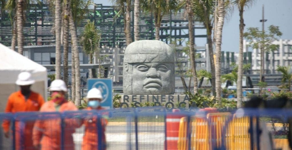 AMLO inaugura Dos Bocas pero... sólo las oficinas