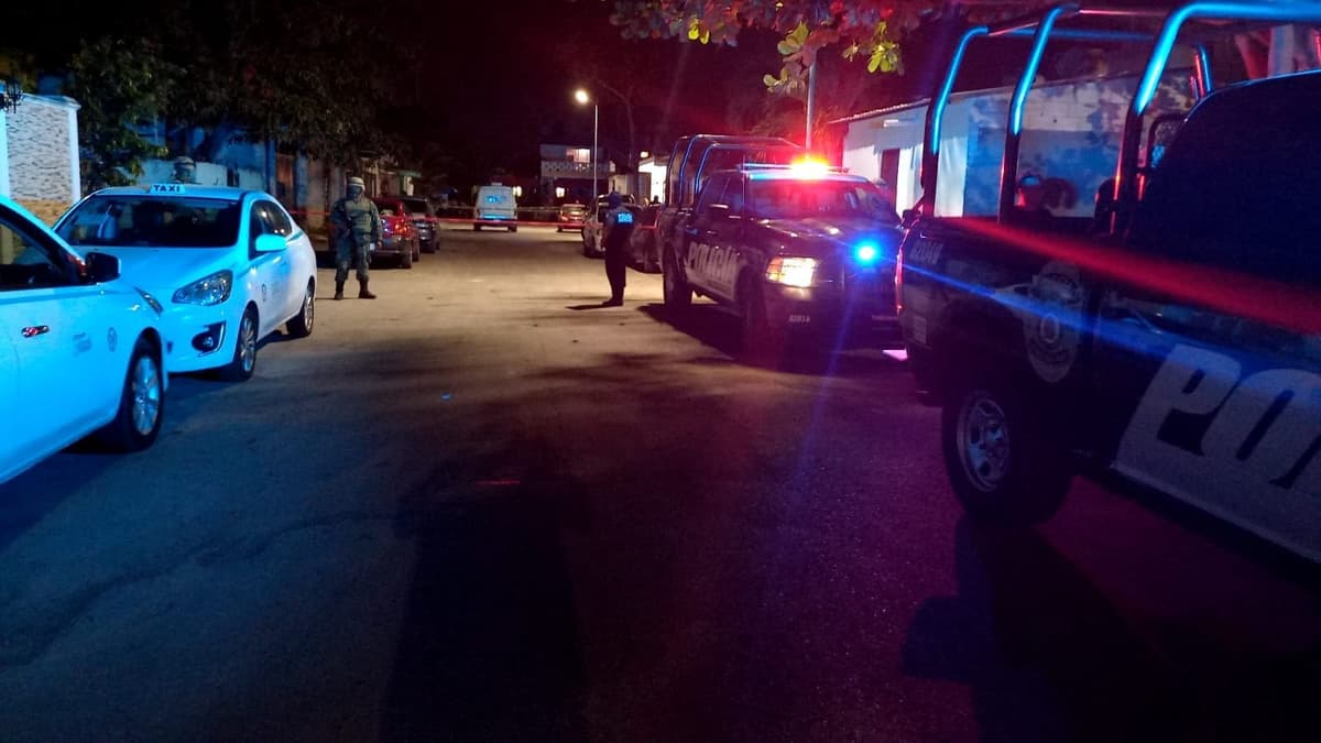 Balean a un hombre en la colonia Ejidal de Playa del Carmen