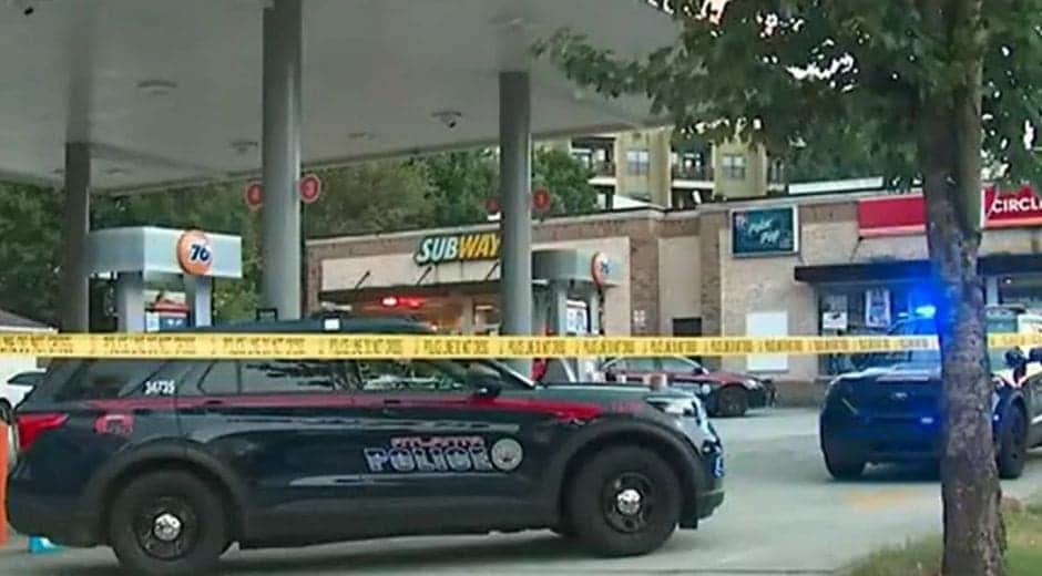 Cliente le quita la vida a empleada por poner "demasiada mayonesa" a su sándwich