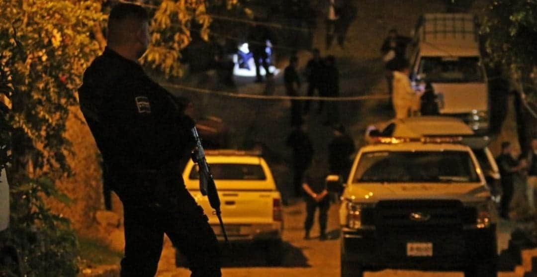 Enfrentamiento entre policías y civiles armados deja 12 muertos en Jalisco