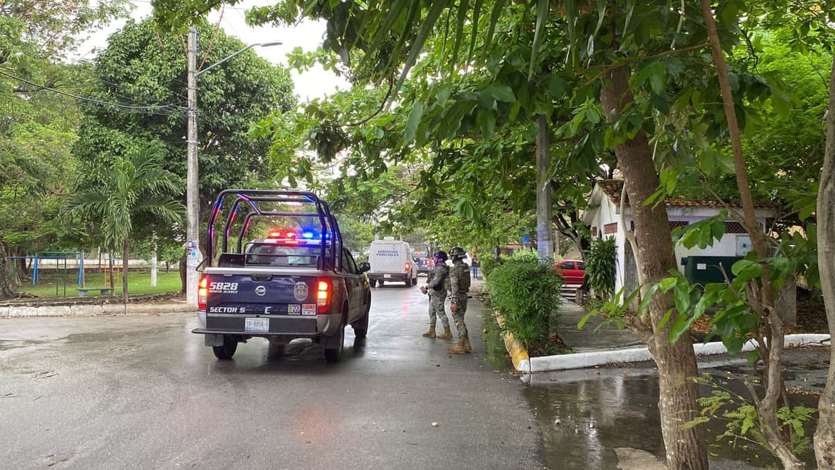 Hallan cuerpo embolsado en parque de Cancún