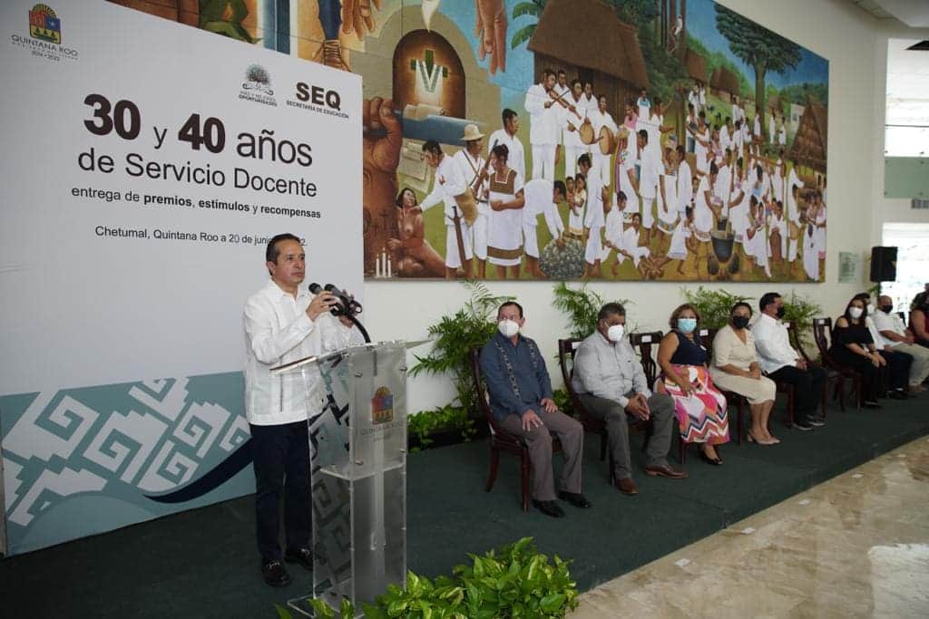 En Quintana Roo nunca será un gasto lo que se haga en educación: Carlos Joaquín