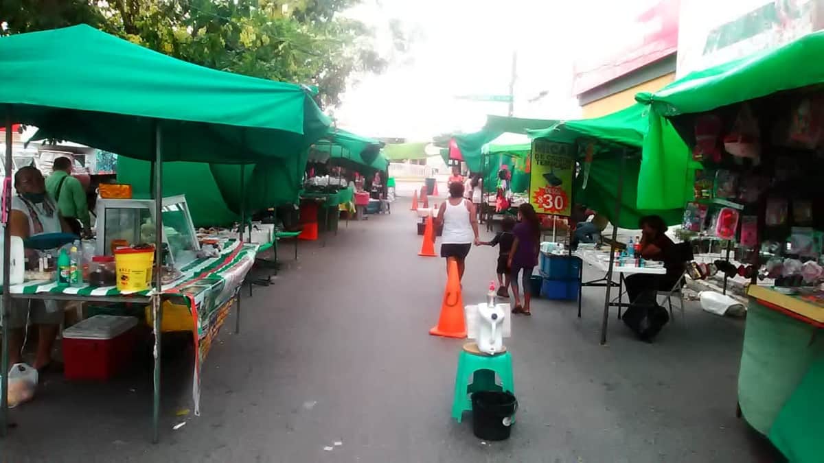 Tianguis de Cancún, con ventas moderadas en el Día del Padre