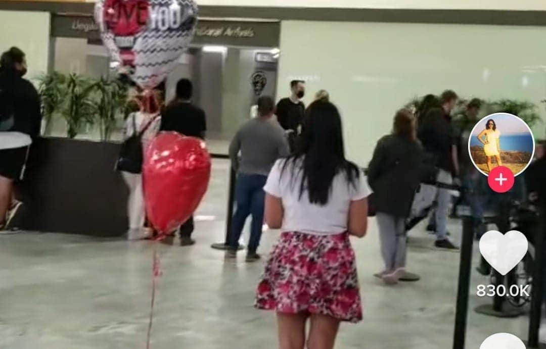 Video: Se hacen novios por internet y no se reconocen al verse en persona