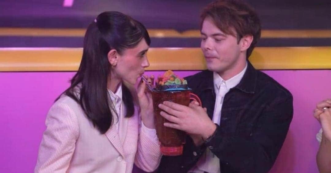 Video: Actores de Stranger Things prueban las licuachelas y los chapulines