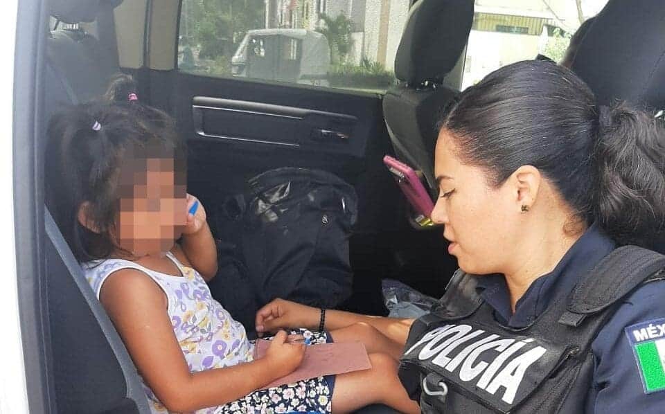 Resguardan a pequeña de 4 años que deambulaba sola en Playa del Carmen