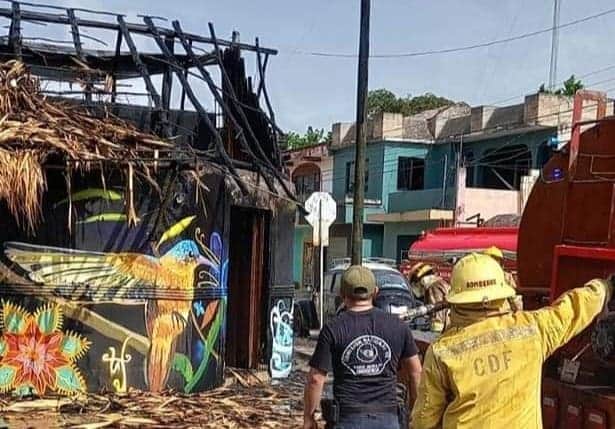 Por un cortocircuito, se incendia centro cultural en José María Morelos
