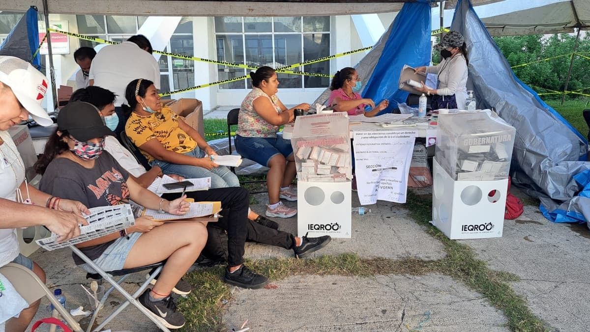 Avanza conteo de votos tras cierre de casillas en los once municipios de Quintana Roo