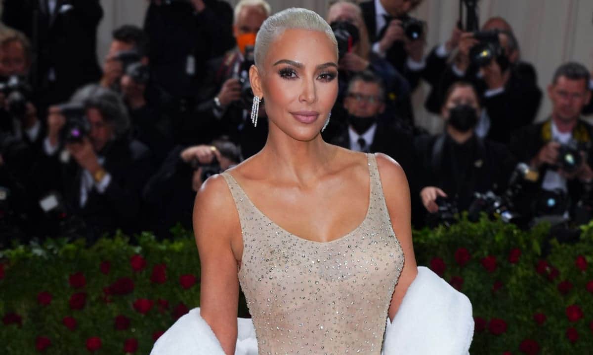 Kim Kardashian comería "caca" para mantenerse joven