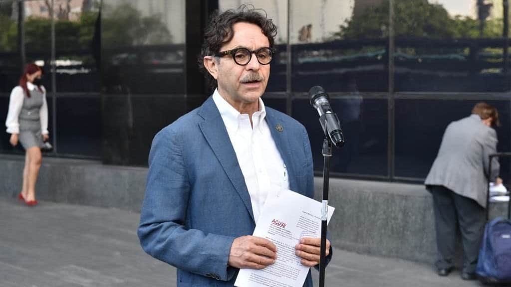 Gabriel Quadri denuncia a funcionarios por llegada de médicos cubanos; los acusa de trata y esclavitud