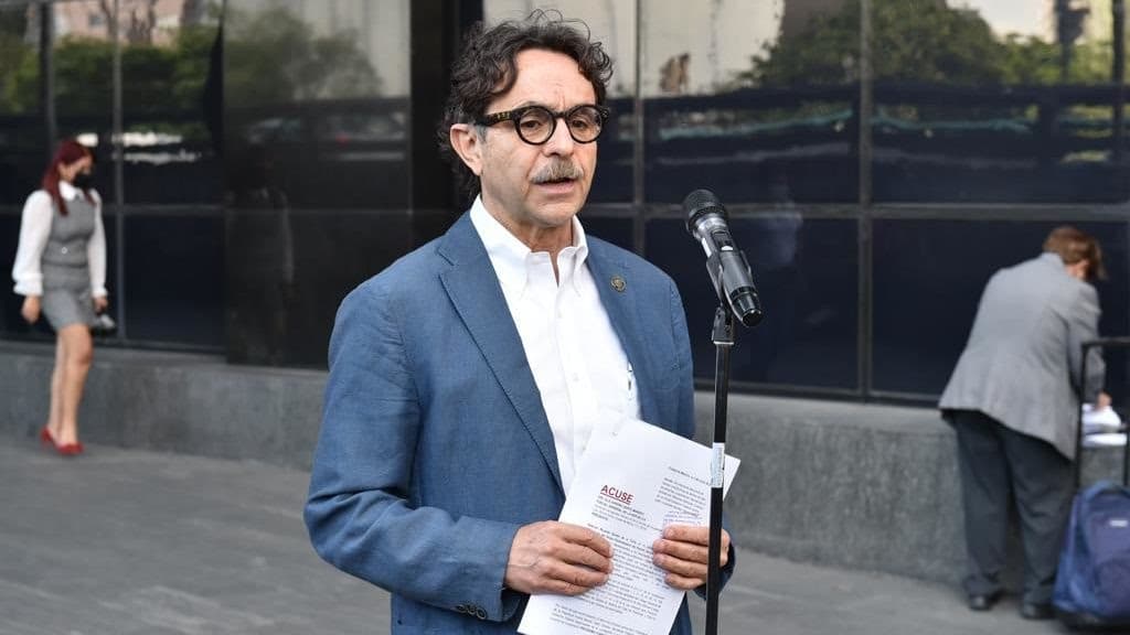 Gabriel Quadri denuncia a funcionarios por llegada de médicos cubanos; los acusa de trata y esclavitud