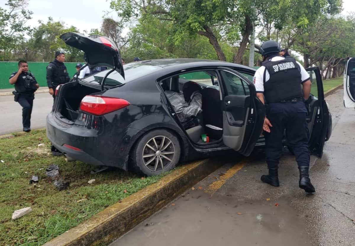 Conductor intenta darse a la fuga tras accidente con motociclista en Playa del Carmen
