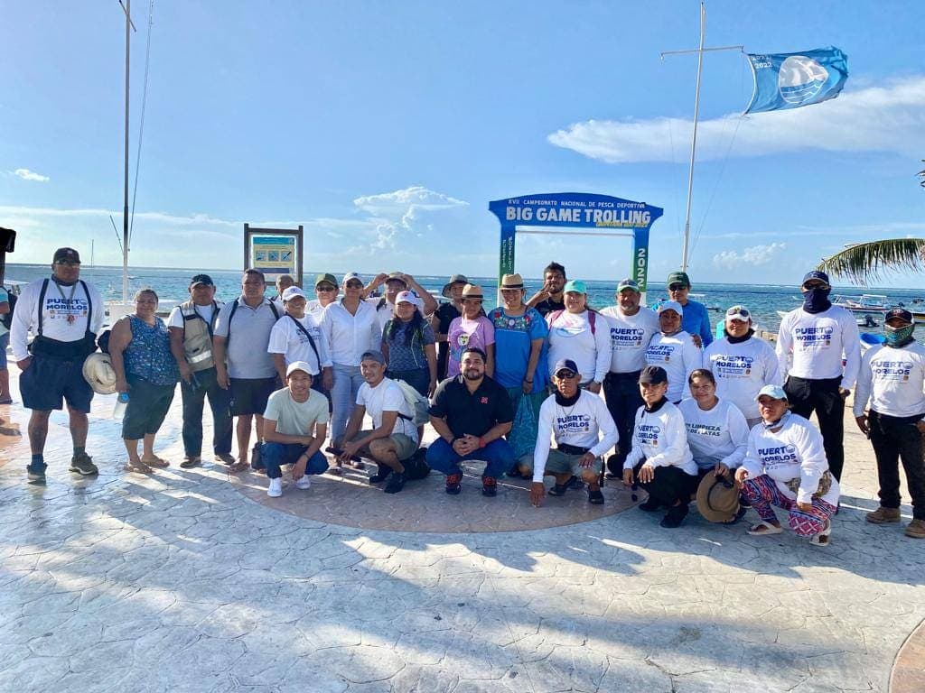 Jóvenes organizan jornada de limpieza de playas en Puerto Morelos