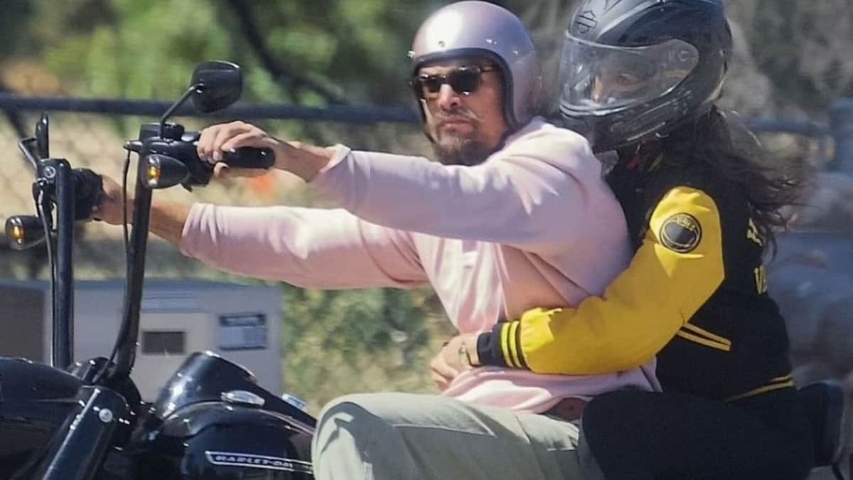 Jason Momoa y Eiza González confirman noviazgo con romántico paseo en moto
