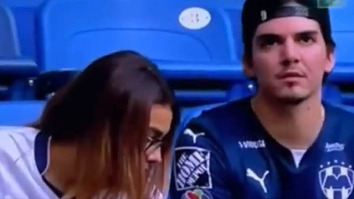 VIDEO: Captan a infiel con “la otra” en partido de fútbol y lo exhiben por no pagar pensión