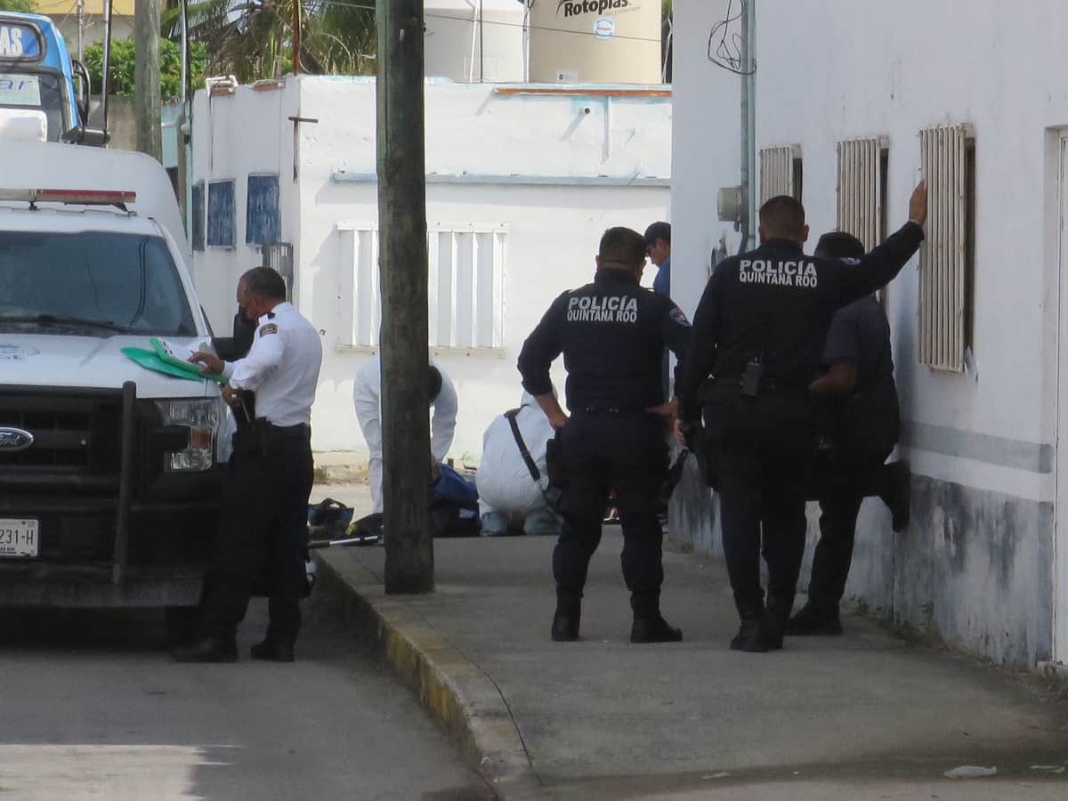 Muere motociclista arrollado por camión en Cancún