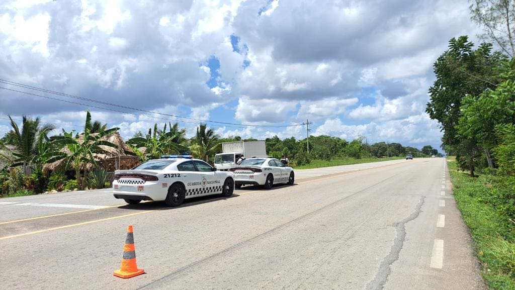 Aseguran a 40 migrantes indocumentados en la carretera Felipe Carrillo Puerto-Tulum