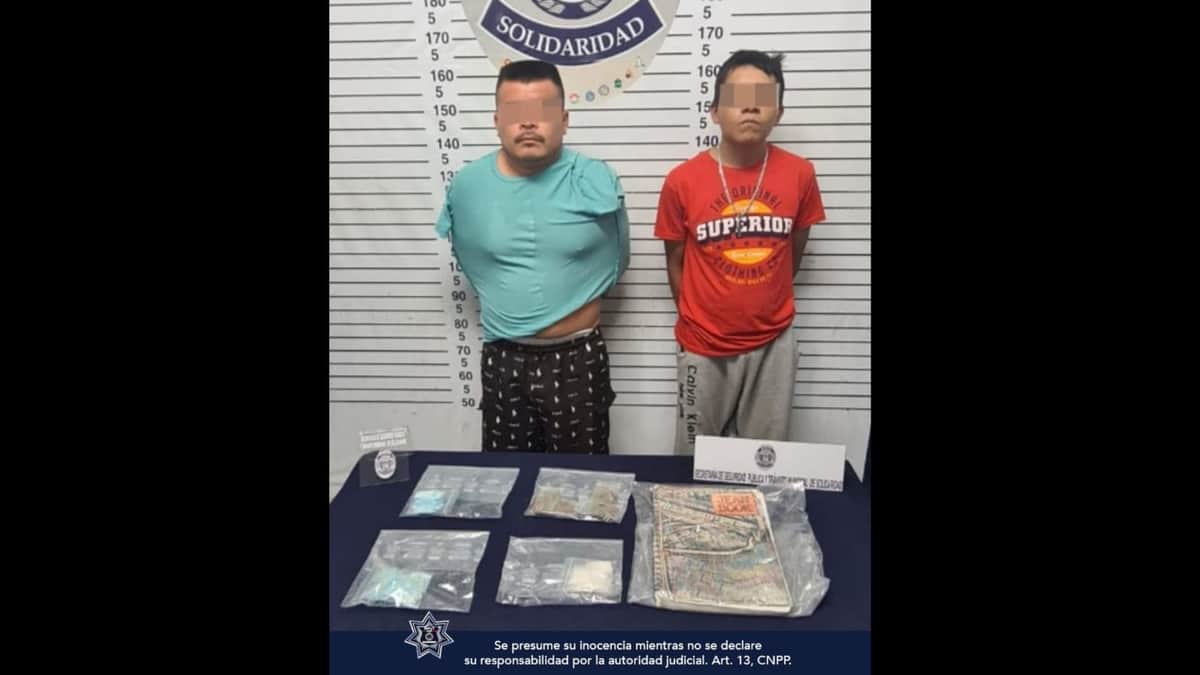 Detienen a dos con 79 bolsitas de droga en Villas del Sol