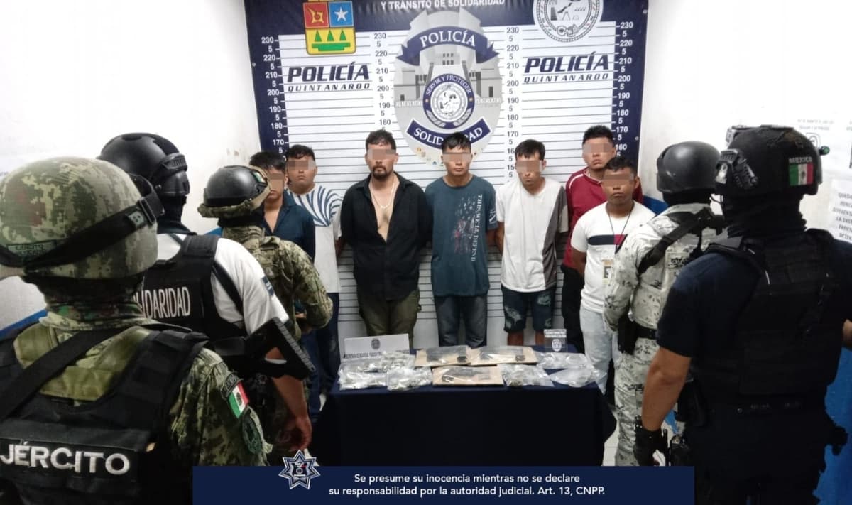 Golpe a la delincuencia; policías de Solidaridad aseguran a siete sujetos, tres armas de fuego y droga