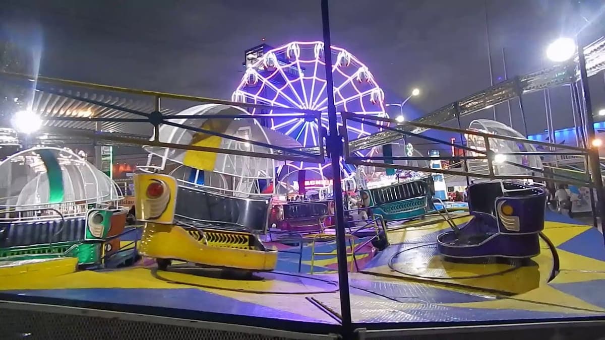 Muere un hombre al salir proyectado de un juego mecánico en la CDMX